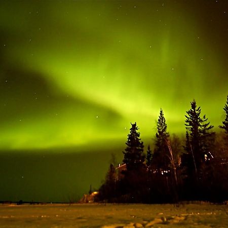Bed and Breakfast Mabuhay Lakeside Manor Yellowknife Exteriér fotografie