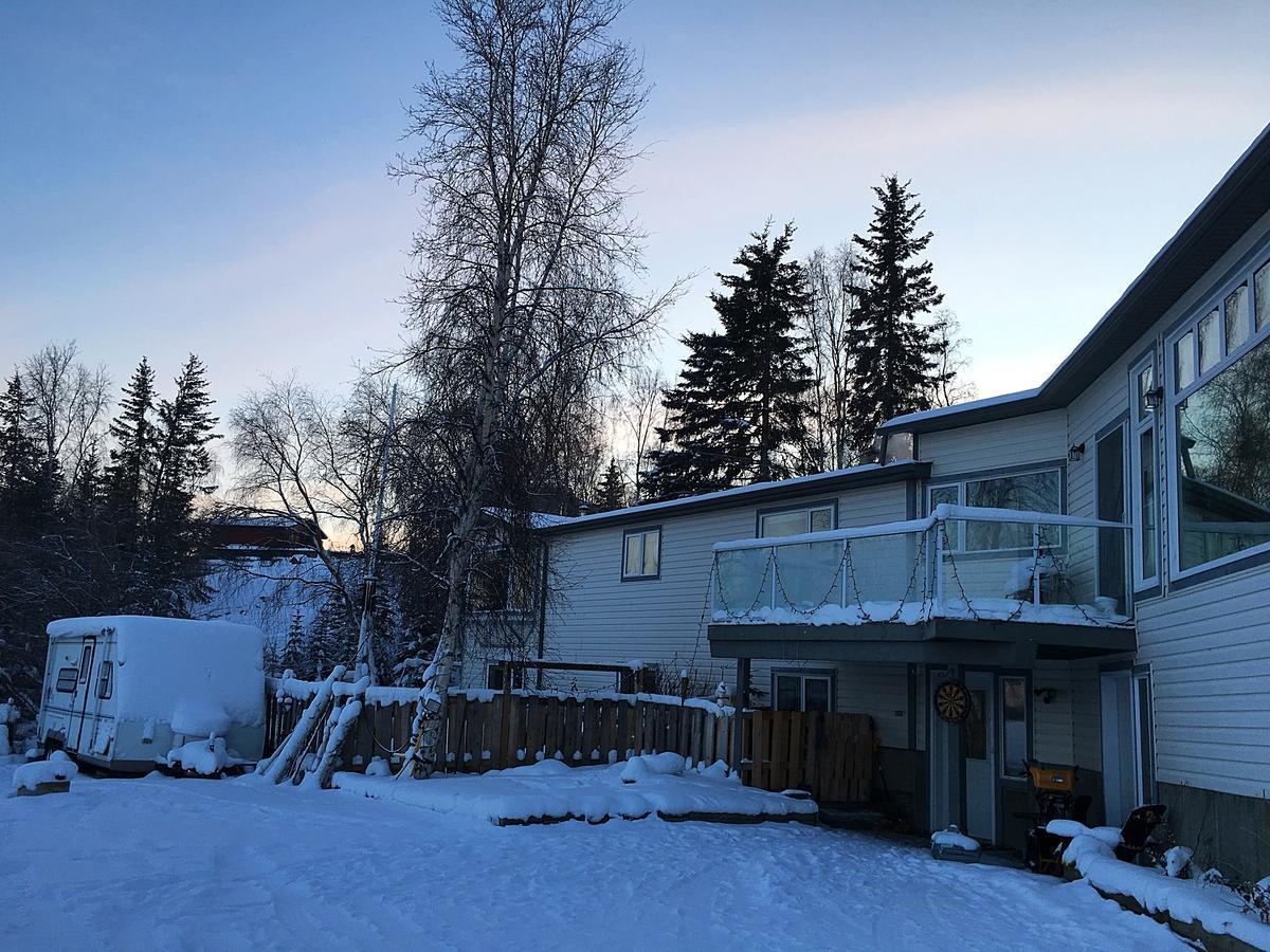 Bed and Breakfast Mabuhay Lakeside Manor Yellowknife Exteriér fotografie