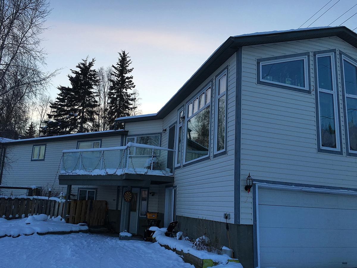Bed and Breakfast Mabuhay Lakeside Manor Yellowknife Exteriér fotografie