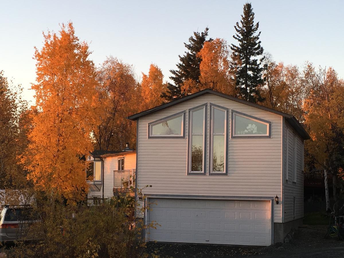 Bed and Breakfast Mabuhay Lakeside Manor Yellowknife Exteriér fotografie