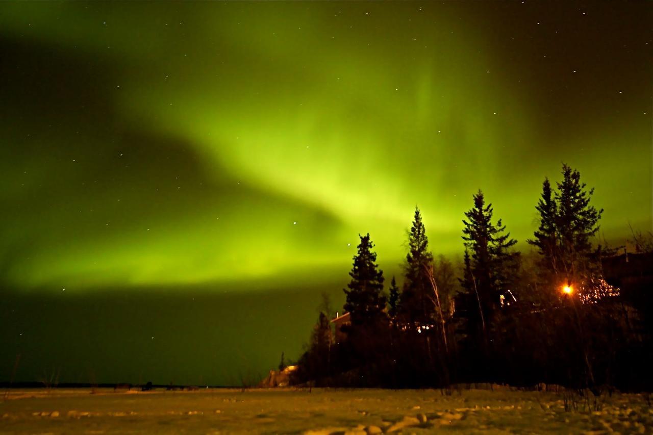 Bed and Breakfast Mabuhay Lakeside Manor Yellowknife Exteriér fotografie