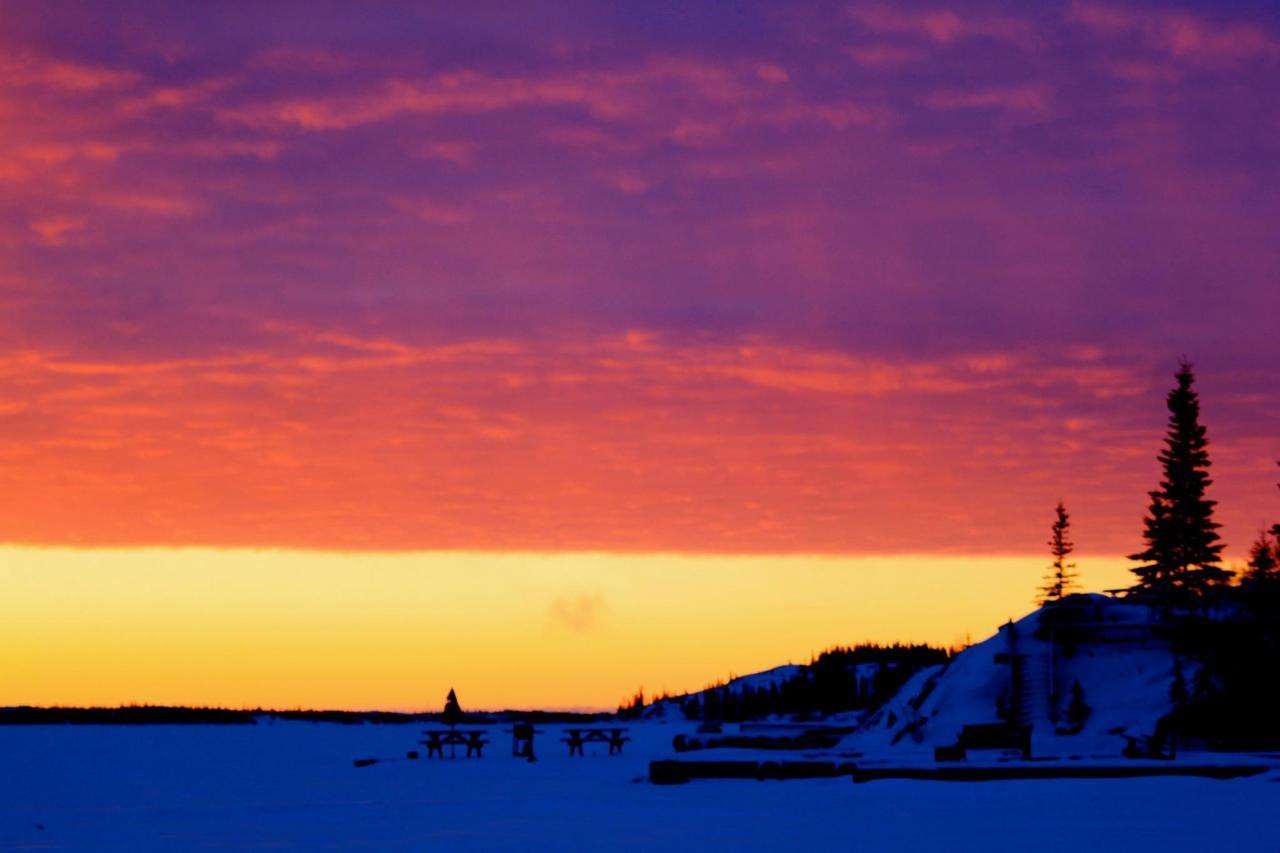 Bed and Breakfast Mabuhay Lakeside Manor Yellowknife Exteriér fotografie