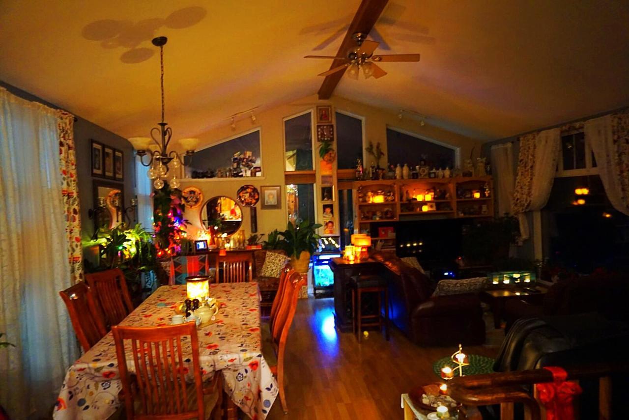 Bed and Breakfast Mabuhay Lakeside Manor Yellowknife Exteriér fotografie