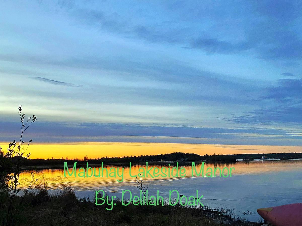 Bed and Breakfast Mabuhay Lakeside Manor Yellowknife Exteriér fotografie