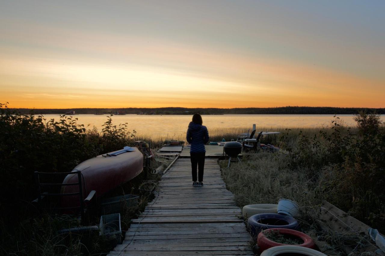 Bed and Breakfast Mabuhay Lakeside Manor Yellowknife Exteriér fotografie
