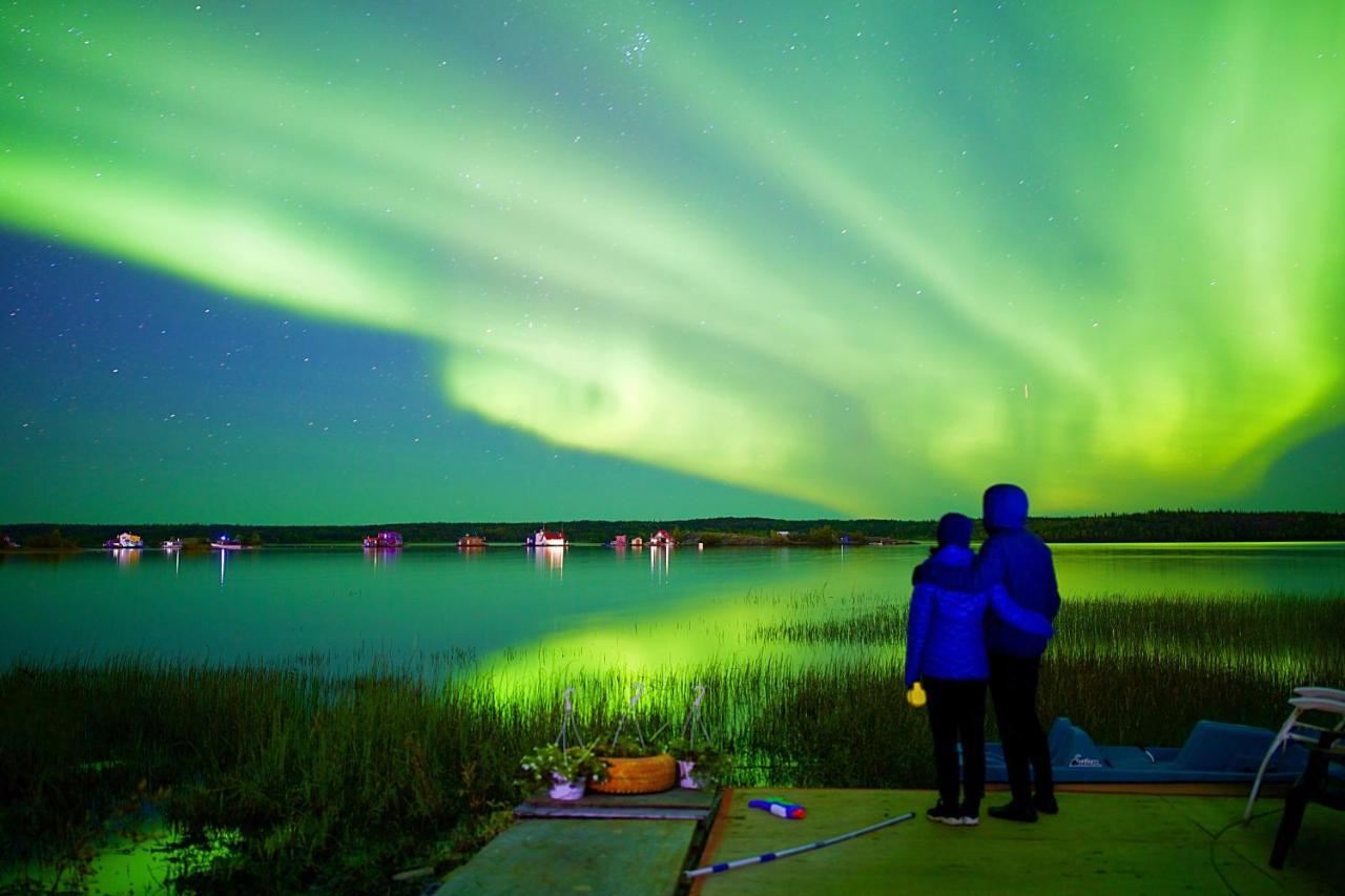 Bed and Breakfast Mabuhay Lakeside Manor Yellowknife Exteriér fotografie
