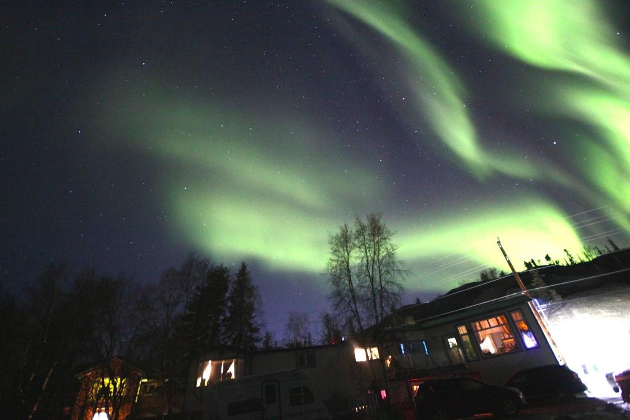 Bed and Breakfast Mabuhay Lakeside Manor Yellowknife Exteriér fotografie