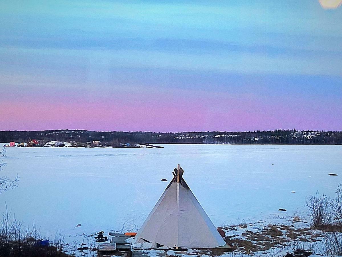 Bed and Breakfast Mabuhay Lakeside Manor Yellowknife Exteriér fotografie