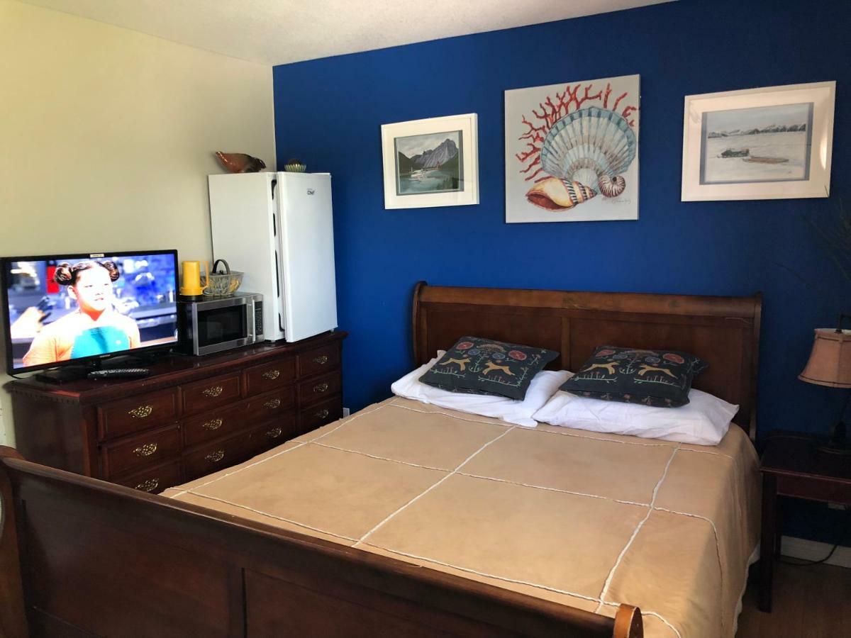 Bed and Breakfast Mabuhay Lakeside Manor Yellowknife Exteriér fotografie